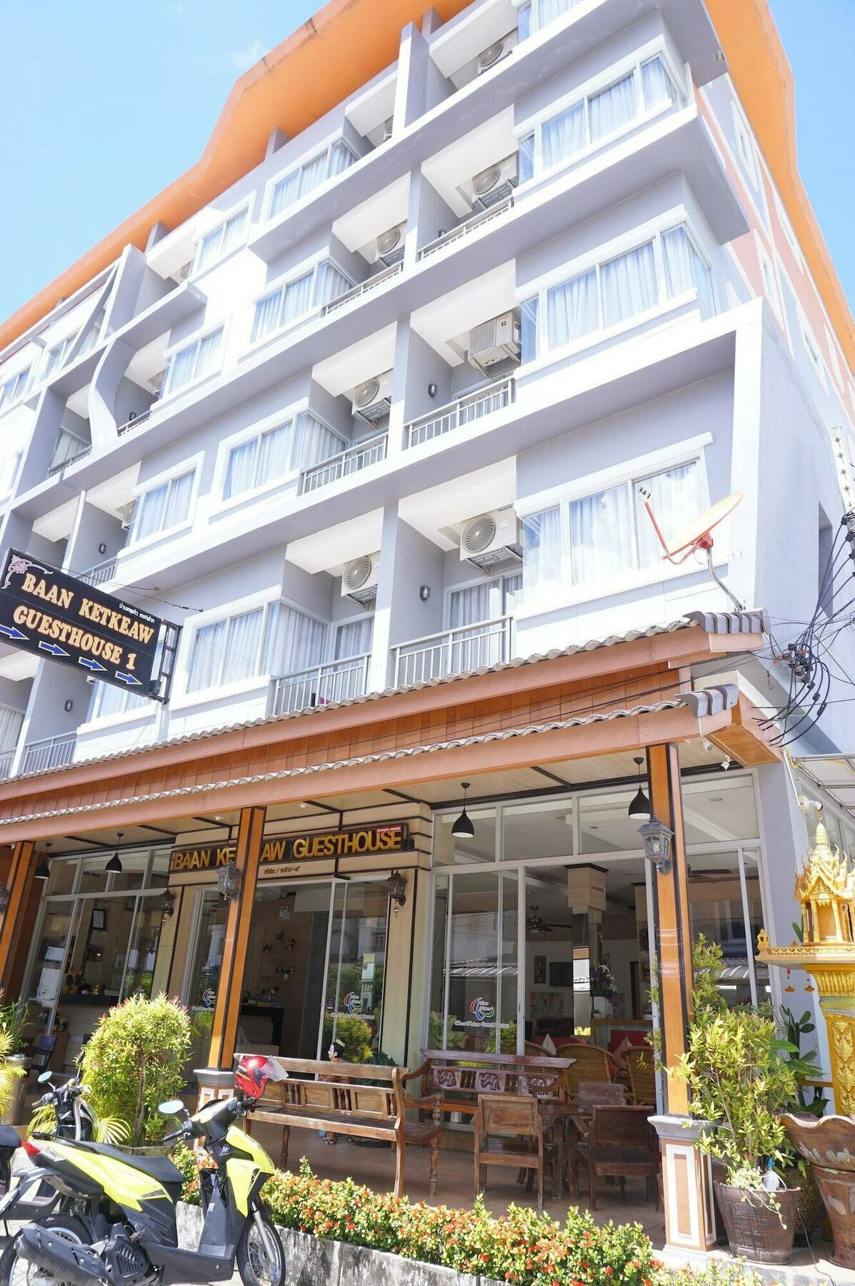 Khách sạn Baan Ketkeaw 1 3*